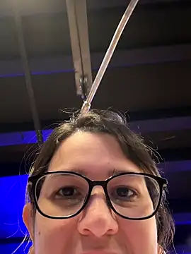 Snapshot of amooraaamoon chatting on 11.12.25 amooraaamoon online show from 11.12.25