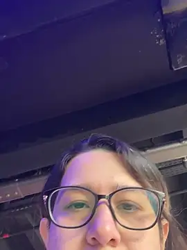 Snapshot of amooraaamoon chatting on 11.17.25 amooraaamoon online show from 11.17.25