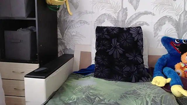 Snapshot of CamDiva113 chatting on 03.17.25 CamDiva113 online show from 03.17.25