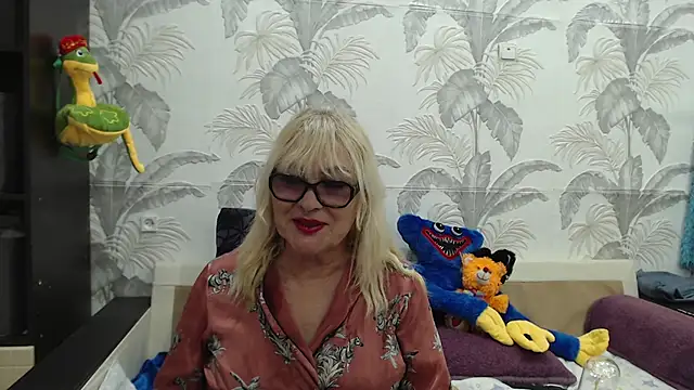 Snapshot of CamDiva113 chatting on 03.21.25 CamDiva113 online show from 03.21.25