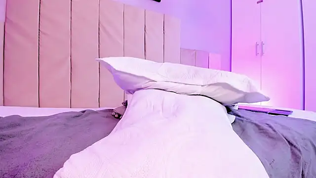 April bowie online show from 03.06.25