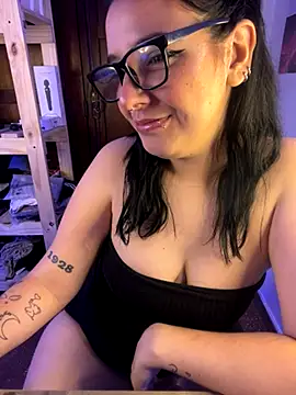 Snapshot of agoosvokk chatting on 11.28.25 agoosvokk online show from 11.28.25