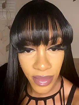 Snapshot of rayemillian chatting on 10.09.25 rayemillian online show from 10.09.25