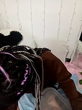 Snapshot of Hellen_dumont chatting on 11.14.25 Hellen dumont online show from 11.14.25