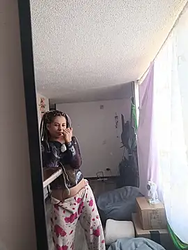 Snapshot of Hellen_dumont chatting on 11.22.25 Hellen dumont online show from 11.22.25