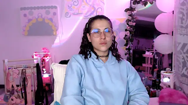 Snapshot of Hellen_dumont chatting on 04.21.26 Hellen dumont online show from 04.21.26