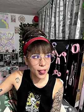 Snapshot of Hellen_dumont chatting on 07.18.26 Hellen dumont online show from 07.18.26