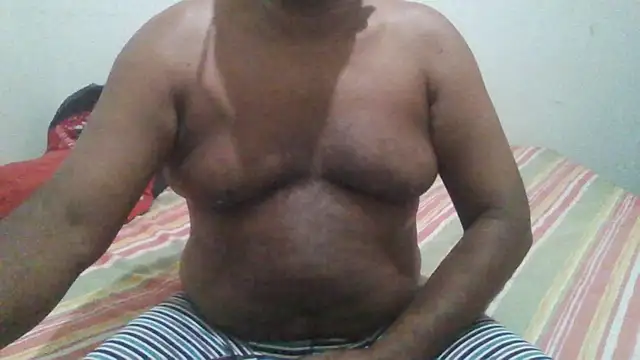 Snapshot of Beargryzzly chatting on 12.04.24 Beargryzzly online show from 12.04.24