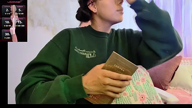 Snapshot of Ag4ta_ chatting on 02.07.25 Ag4ta online show from 02.07.25