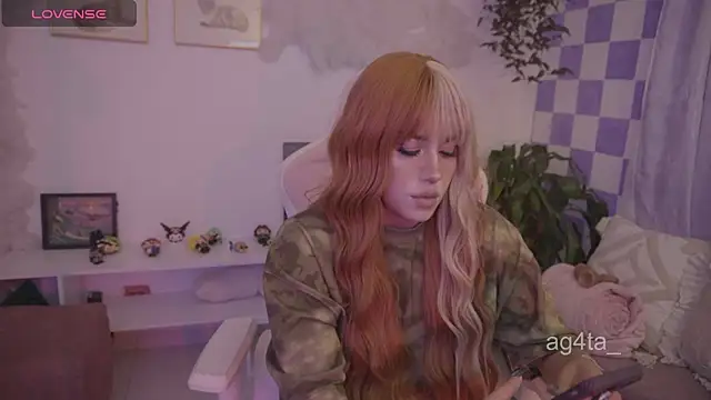 Snapshot of Ag4ta_ chatting on 09.09.25 Ag4ta online show from 09.09.25