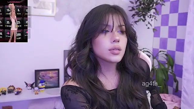 Snapshot of Ag4ta_ chatting on 10.29.25 Ag4ta online show from 10.29.25