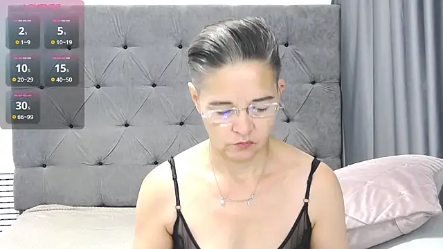 StaceyDarling online show from 11.10.25