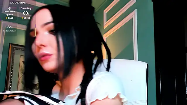 1Munique online show from 02.27.25