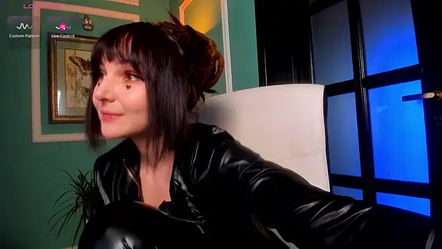 1Munique online show from 11.21.25