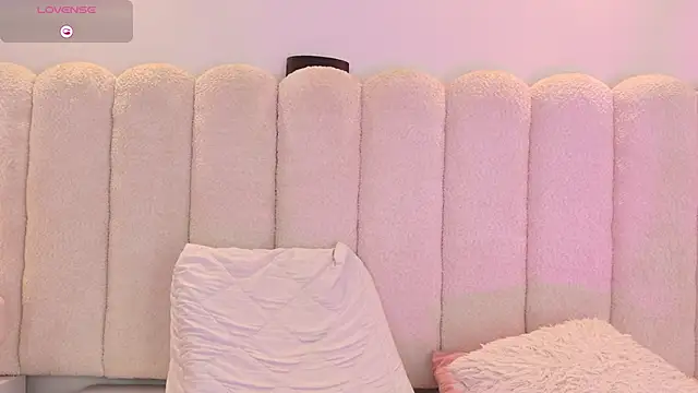 Mia rom11 online show from 09.12.25