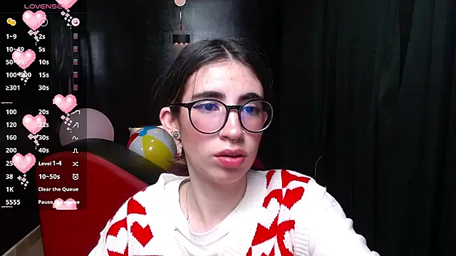 Snapshot of LenaRoses chatting on 12.14.24 LenaRoses online show from 12.14.24