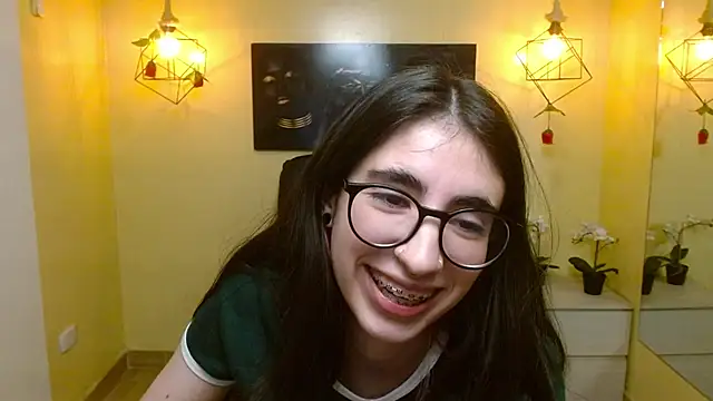 Snapshot of LenaRoses chatting on 03.05.25 LenaRoses online show from 03.05.25