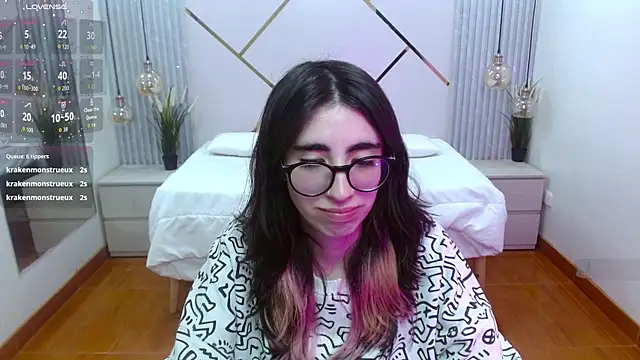 Snapshot of LenaRoses chatting on 10.16.25 LenaRoses online show from 10.16.25