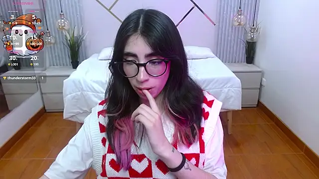 Snapshot of LenaRoses chatting on 10.23.25 LenaRoses online show from 10.23.25