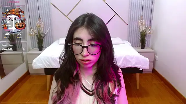 Snapshot of LenaRoses chatting on 11.05.25 LenaRoses online show from 11.05.25