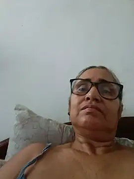 Snapshot of _candi chatting on 06.08.26 candi online show from 06.08.26