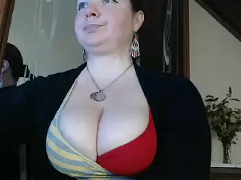 Snapshot of amorelara chatting on 02.10.25 amorelara online show from 02.10.25