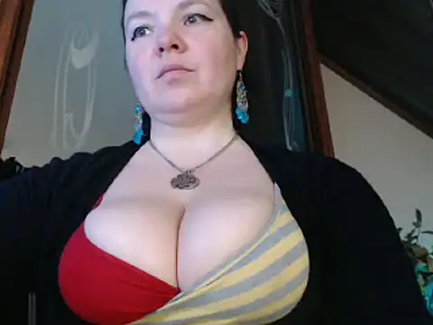 Snapshot of amorelara chatting on 03.01.25 amorelara online show from 03.01.25