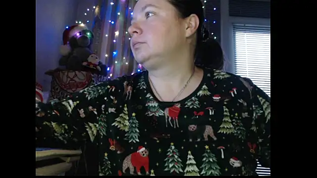 Snapshot of amorelara chatting on 11.17.25 amorelara online show from 11.17.25