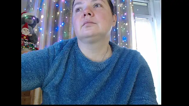 Snapshot of amorelara chatting on 11.28.25 amorelara online show from 11.28.25