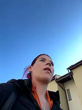 RiriRoseey online show from 10.05.25