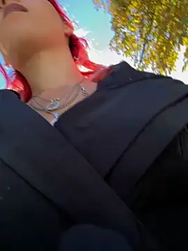 RiriRoseey online show from 10.29.25