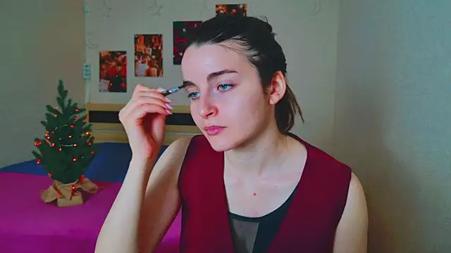 Miss Arwen online show from 12.24.24