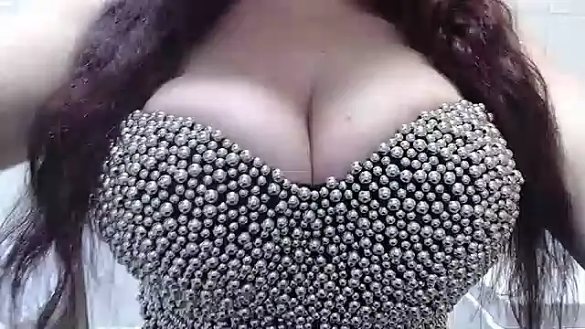 Snapshot of newamyy chatting on 02.14.26 newamyy online show from 02.14.26