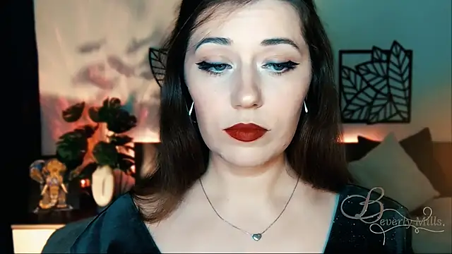 MissBeverlyMills online show from 02.08.25