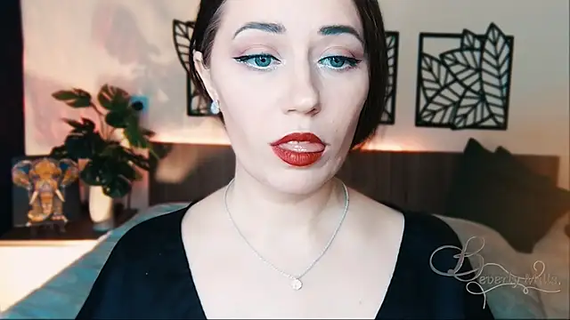 MissBeverlyMills online show from 02.21.25