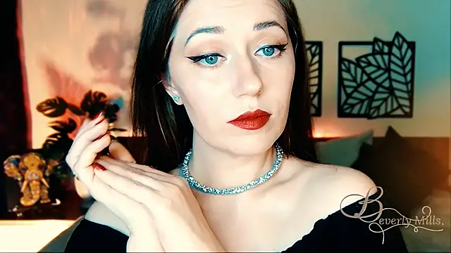 MissBeverlyMills online show from 03.22.25