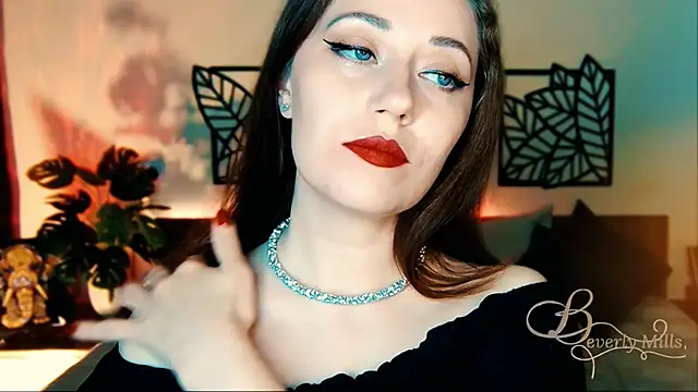 MissBeverlyMills online show from 03.22.25