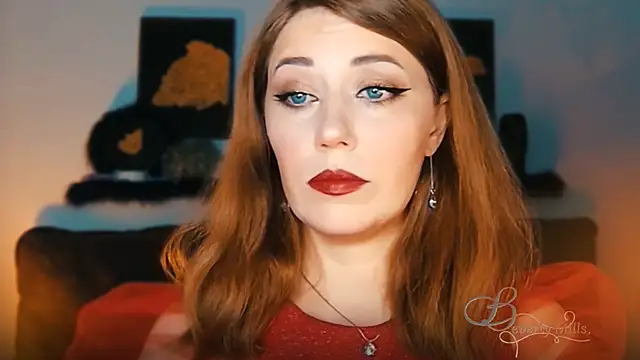 MissBeverlyMills online show from 09.19.25