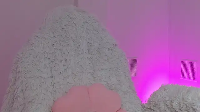 hantonella  online show from 11.08.25