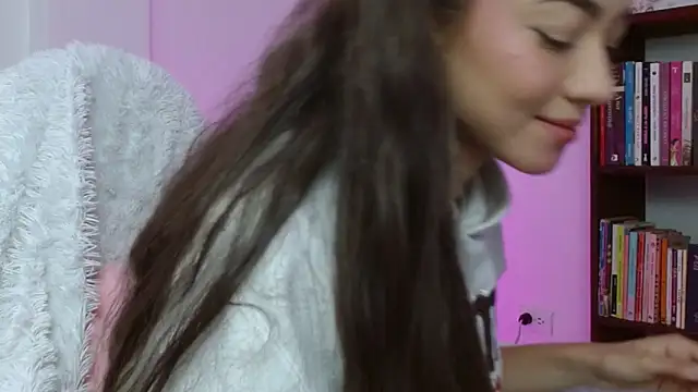 hantonella  online show from 12.02.25