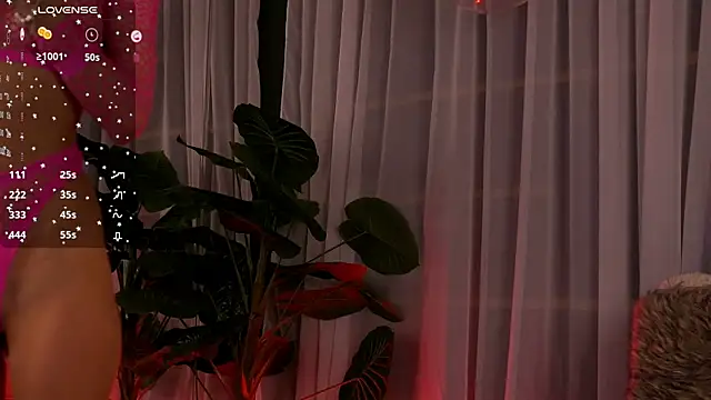 Snapshot of CynthiaWest chatting on 01.09.26 CynthiaWest online show from 01.09.26