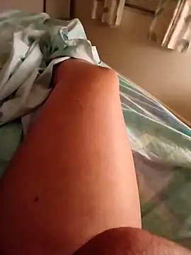 Snapshot of prettyythickk420 chatting on 09.29.25 prettyythickk420 online show from 09.29.25