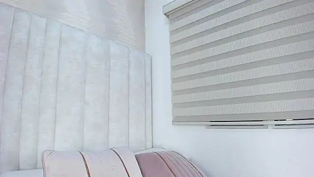 Snapshot of im_giselle_ chatting on 10.23.25 im giselle online show from 10.23.25