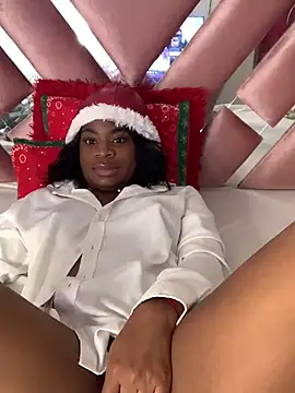 Snapshot of Tamara_Lubezkii chatting on 12.11.24 Tamara Lubezkii online show from 12.11.24