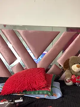 Snapshot of Tamara_Lubezkii chatting on 01.26.25 Tamara Lubezkii online show from 01.26.25