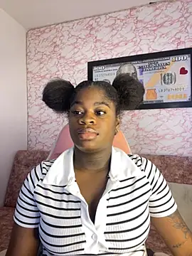 Snapshot of Tamara_Lubezkii chatting on 10.05.25 Tamara Lubezkii online show from 10.05.25