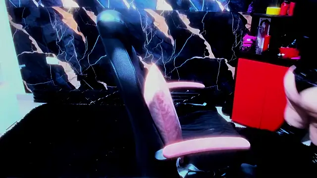 Snapshot of True_Bdsm chatting on 10.21.25 True Bdsm online show from 10.21.25