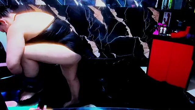 Snapshot of True_Bdsm chatting on 11.04.25 True Bdsm online show from 11.04.25