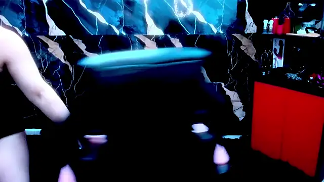 Snapshot of True_Bdsm chatting on 11.18.25 True Bdsm online show from 11.18.25