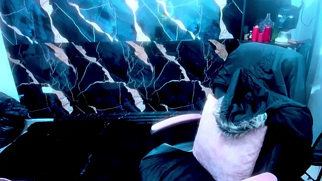 Snapshot of True_Bdsm chatting on 11.20.25 True Bdsm online show from 11.20.25